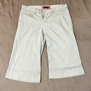 Khaki capris size 7
